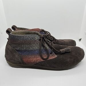 Eddie Bauer brown suede and multicolor textile Transition chukka boots 8.5